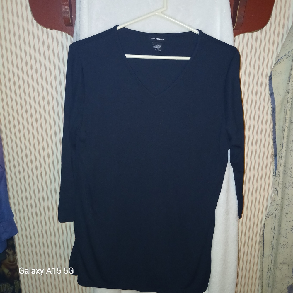 Elegant Black V-Neck Women's Top